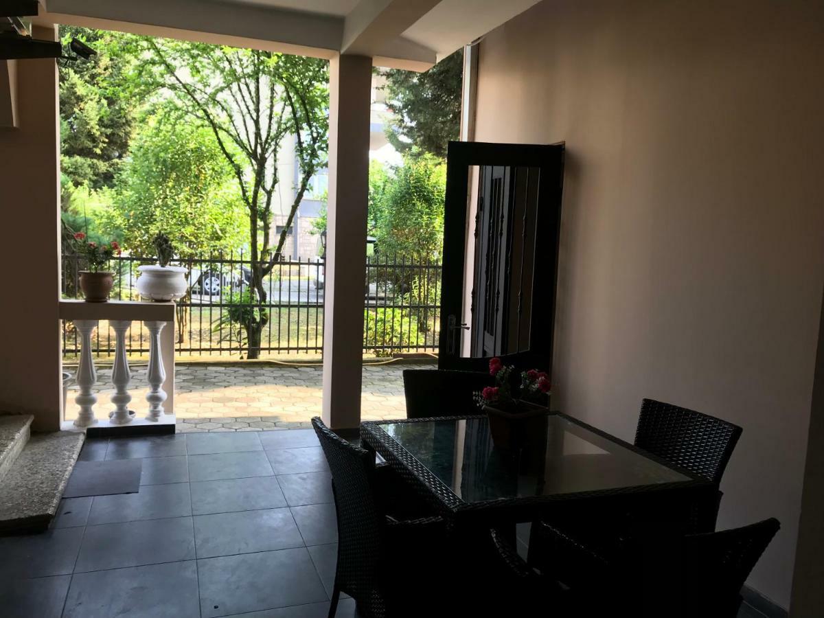 Guest House Nina Kobuleti Exterior photo